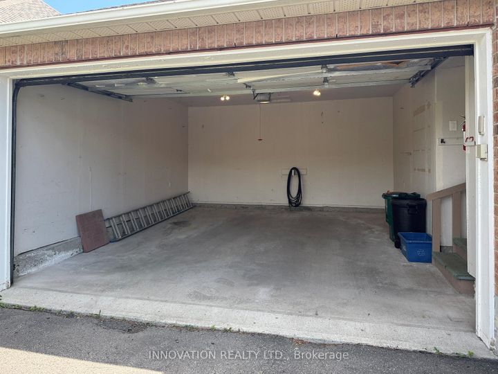 Photo 3 at 16 Jack Aaron Drive, Nepean (Craig Henry/Woodvale), Ottawa