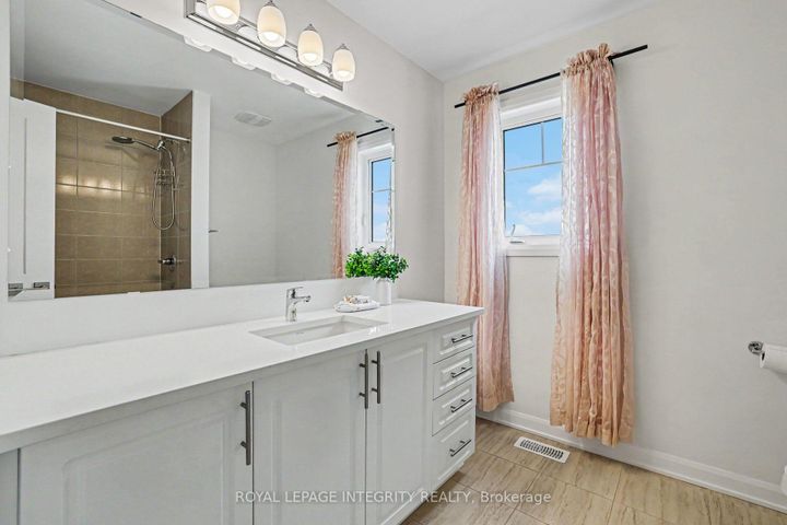 Photo 12 at 301 Cloyne Crescent, Nepean (Half Moon Bay), Ottawa