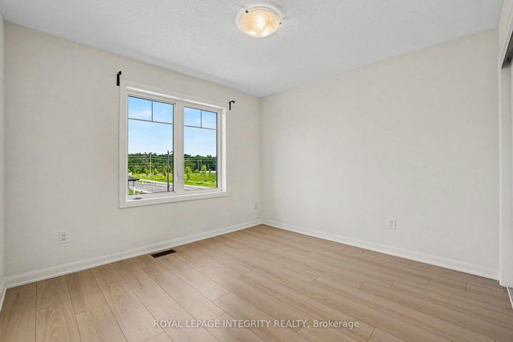 Photo 14 at 301 Cloyne Crescent, Nepean (Half Moon Bay), Ottawa