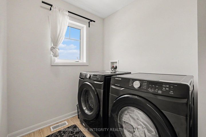 Photo 16 at 301 Cloyne Crescent, Nepean (Half Moon Bay), Ottawa