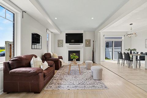 Photo 3 at 301 Cloyne Crescent, Nepean (Half Moon Bay), Ottawa