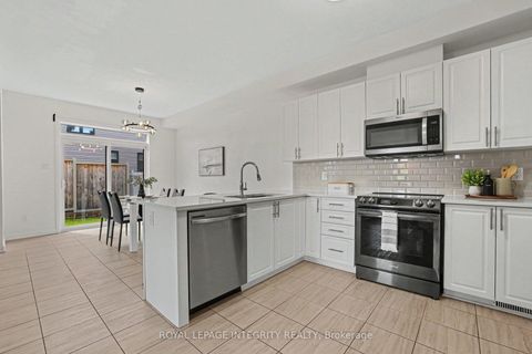 Photo 7 at 301 Cloyne Crescent, Nepean (Half Moon Bay), Ottawa