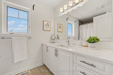 Photo 15 at 301 Cloyne Crescent, Nepean (Half Moon Bay), Ottawa