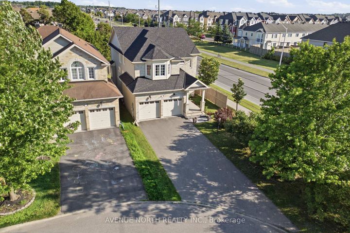 Photo 3 at 112 Sunita Crescent, Nepean (Stonebridge), Ottawa