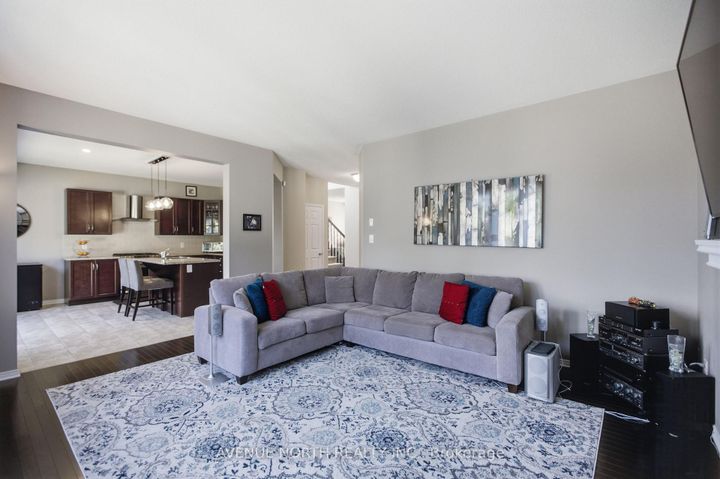 Photo 12 at 112 Sunita Crescent, Nepean (Stonebridge), Ottawa
