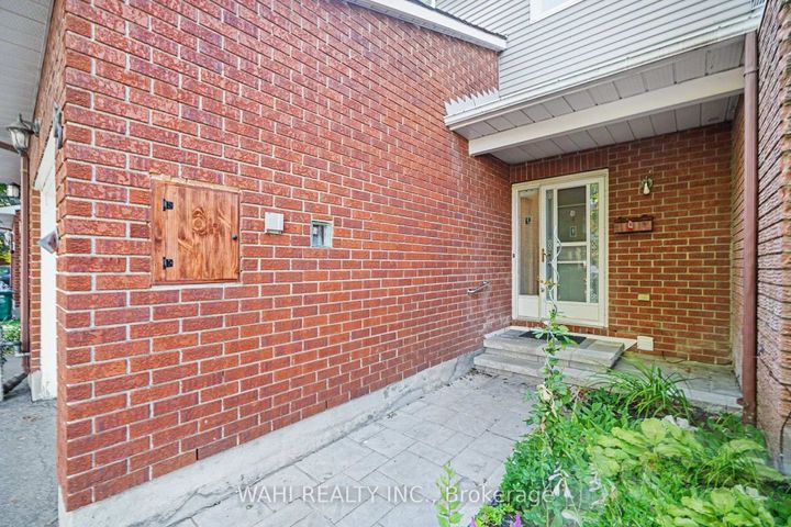 Photo 1 at 63 Armadale Crescent, Nepean (Cedargrove/Fraserdale), Ottawa