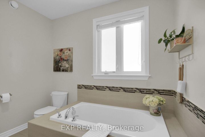 Photo 26 at 417 Charing Cross Way, Nepean (Longfields), Ottawa