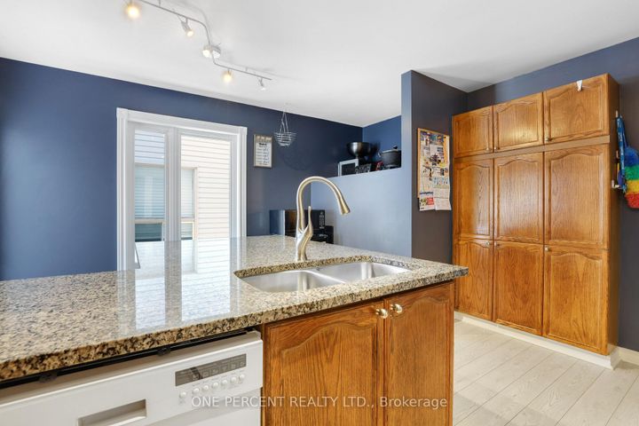Photo 10 at 59 Woodford Way, Nepean (Longfields), Ottawa