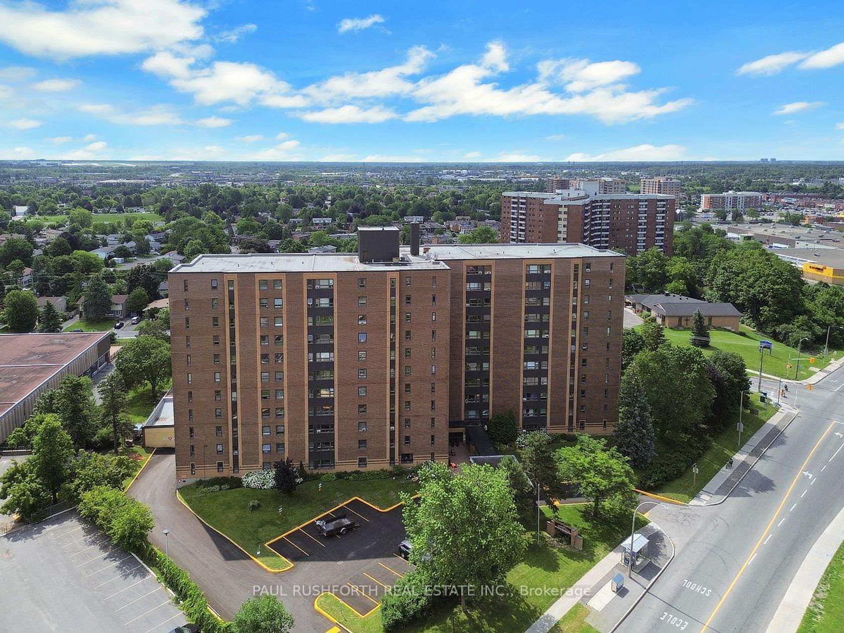 201 - 1356 Meadowlands Drive E, Nepean (Borden Farm/Stewart Farm/Carleton Heights/Parkwood Hills), Ottawa 