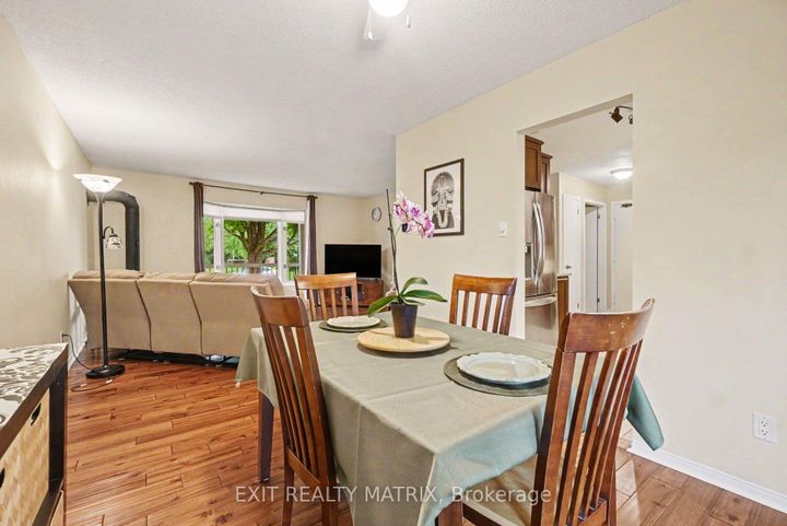 Photo 8 at 30 Bartley Crescent, Nepean (On the Green), Ottawa
