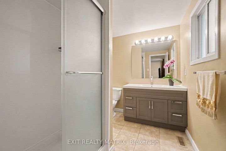Photo 16 at 30 Bartley Crescent, Nepean (On the Green), Ottawa