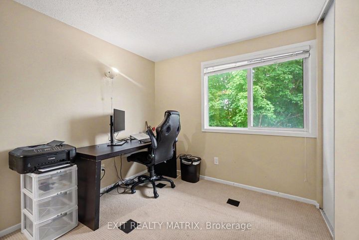 Photo 17 at 30 Bartley Crescent, Nepean (On the Green), Ottawa