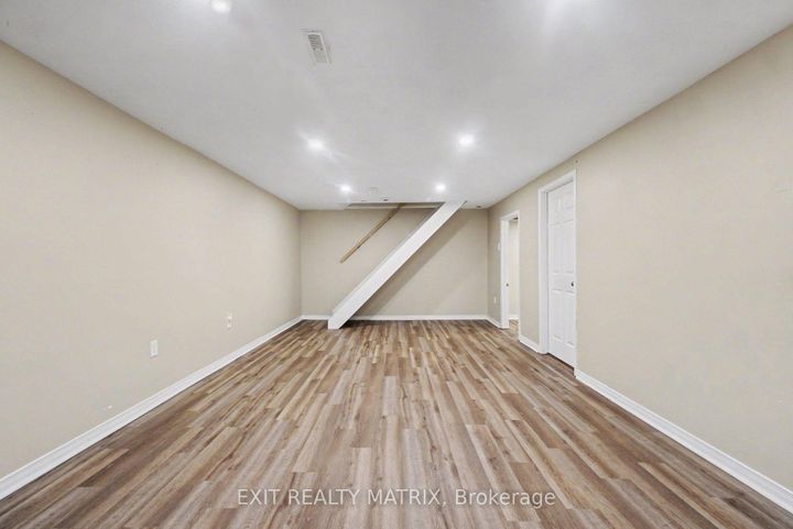 Photo 23 at 30 Bartley Crescent, Nepean (On the Green), Ottawa