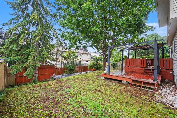 Photo 29 at 30 Bartley Crescent, Nepean (On the Green), Ottawa