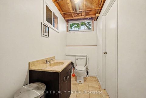 Photo 25 at 30 Bartley Crescent, Nepean (On the Green), Ottawa