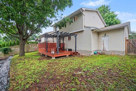 Photo 26 at 30 Bartley Crescent, Nepean (On the Green), Ottawa