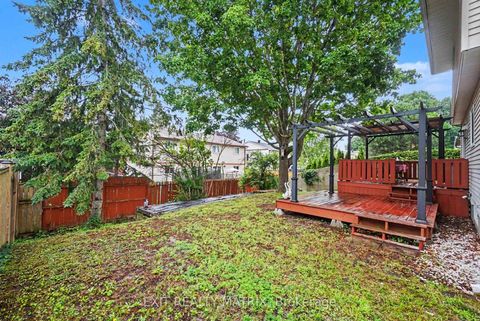 Photo 29 at 30 Bartley Crescent, Nepean (On the Green), Ottawa