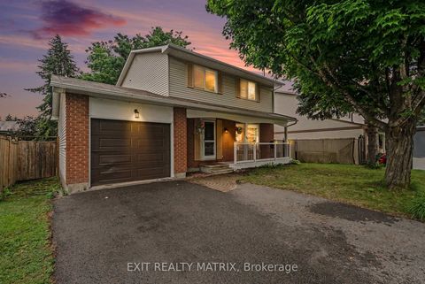 Photo 30 at 30 Bartley Crescent, Nepean (On the Green), Ottawa