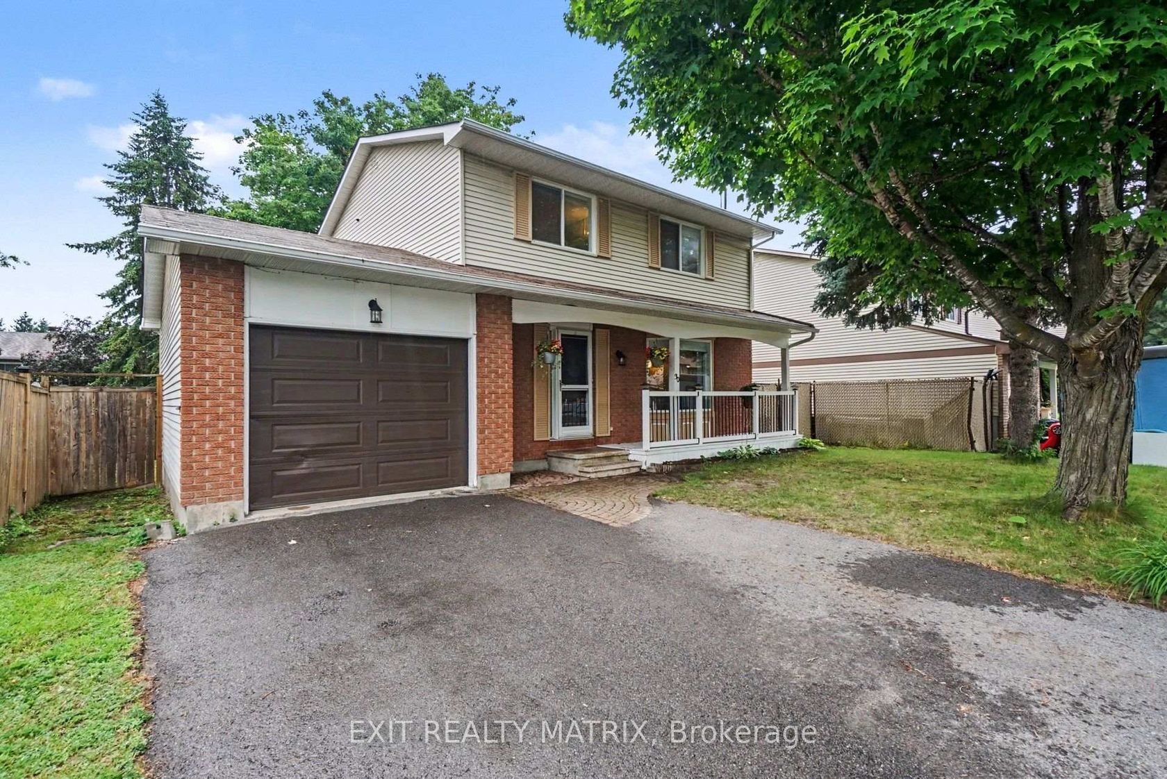 30 Bartley Crescent, Nepean (On the Green), Ottawa 