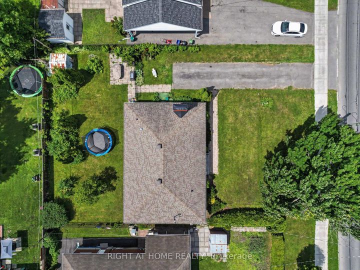 Photo 1 at 1640 FISHER Avenue, Nepean (Borden Farm/Stewart Farm/Carleton Heights/Parkwood Hills), Ottawa