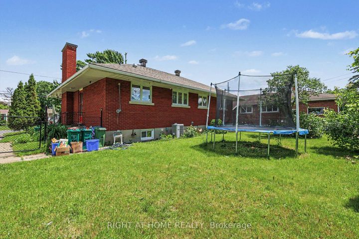 Photo 21 at 1640 FISHER Avenue, Nepean (Borden Farm/Stewart Farm/Carleton Heights/Parkwood Hills), Ottawa