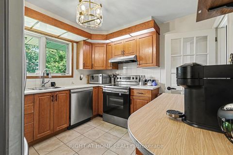 Photo 5 at 1640 FISHER Avenue, Nepean (Borden Farm/Stewart Farm/Carleton Heights/Parkwood Hills), Ottawa