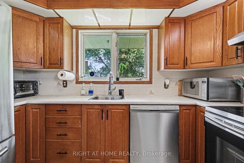 Photo 8 at 1640 FISHER Avenue, Nepean (Borden Farm/Stewart Farm/Carleton Heights/Parkwood Hills), Ottawa
