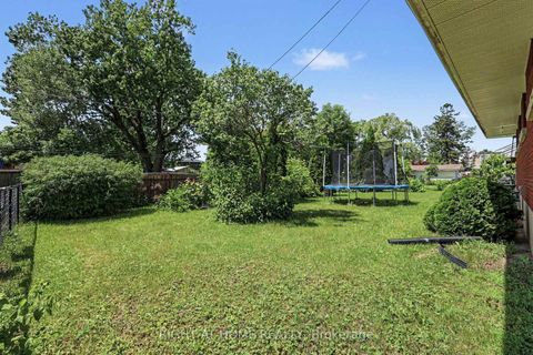 Photo 22 at 1640 FISHER Avenue, Nepean (Borden Farm/Stewart Farm/Carleton Heights/Parkwood Hills), Ottawa