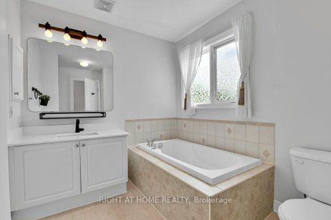 Photo 15 at 198 Deerfox Drive, Nepean (Longfields), Ottawa