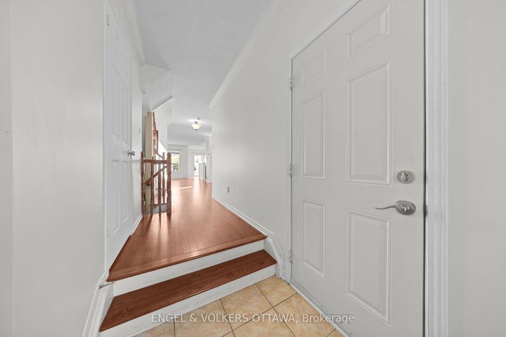 Photo 2 at 789 Cobble Hill Drive, Nepean (Cedargrove/Fraserdale), Ottawa