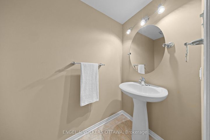Photo 5 at 789 Cobble Hill Drive, Nepean (Cedargrove/Fraserdale), Ottawa