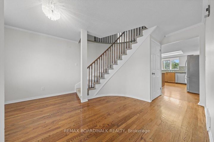 Photo 4 at 42 Pickwick Drive, Nepean (Cedargrove/Fraserdale), Ottawa