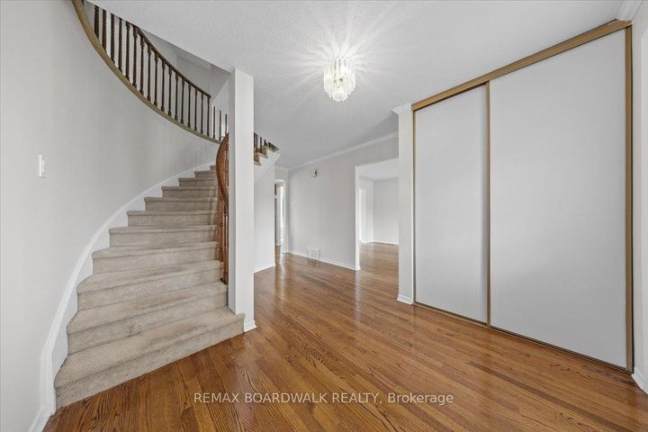 Photo 5 at 42 Pickwick Drive, Nepean (Cedargrove/Fraserdale), Ottawa
