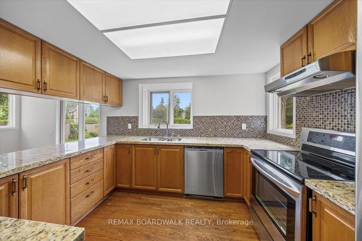 Photo 11 at 42 Pickwick Drive, Nepean (Cedargrove/Fraserdale), Ottawa