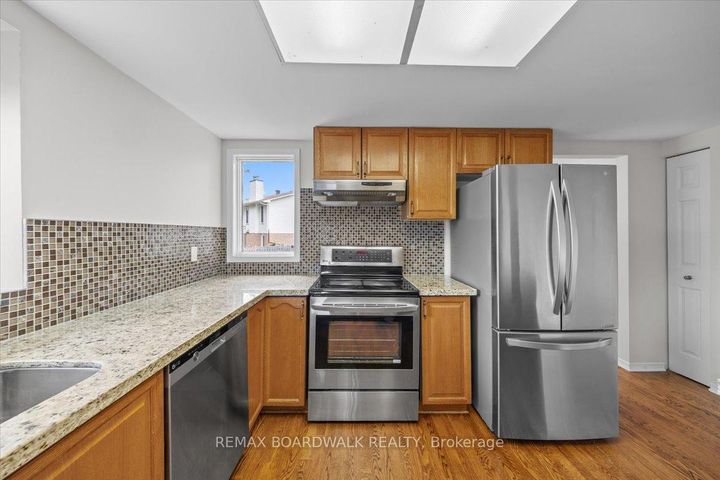 Photo 12 at 42 Pickwick Drive, Nepean (Cedargrove/Fraserdale), Ottawa