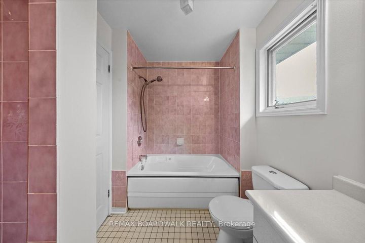 Photo 24 at 42 Pickwick Drive, Nepean (Cedargrove/Fraserdale), Ottawa