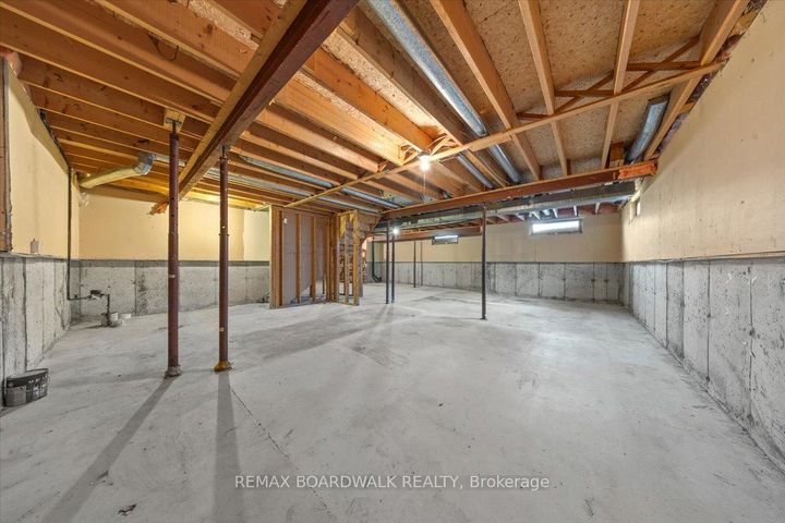 Photo 32 at 42 Pickwick Drive, Nepean (Cedargrove/Fraserdale), Ottawa