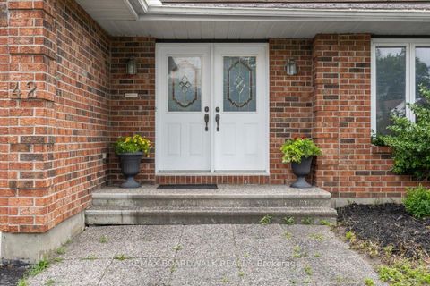 Photo 2 at 42 Pickwick Drive, Nepean (Cedargrove/Fraserdale), Ottawa
