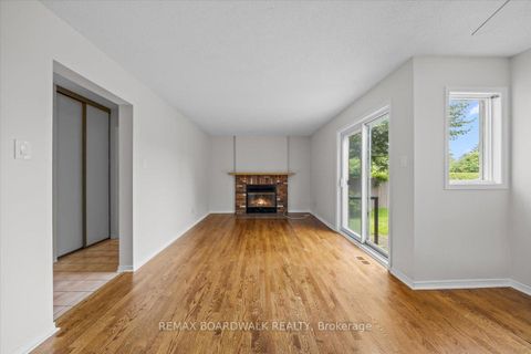 Photo 15 at 42 Pickwick Drive, Nepean (Cedargrove/Fraserdale), Ottawa
