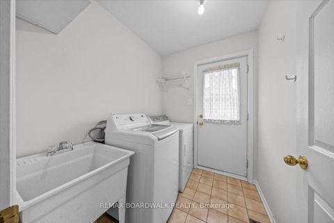 Photo 18 at 42 Pickwick Drive, Nepean (Cedargrove/Fraserdale), Ottawa