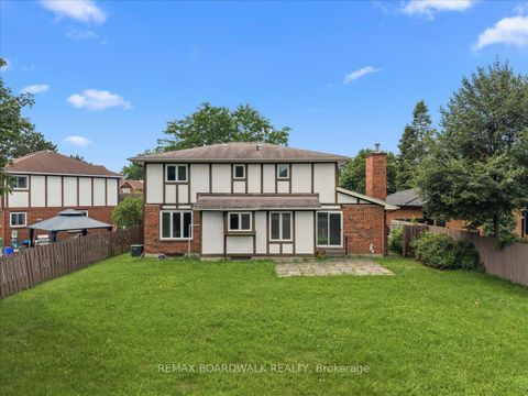 Photo 34 at 42 Pickwick Drive, Nepean (Cedargrove/Fraserdale), Ottawa