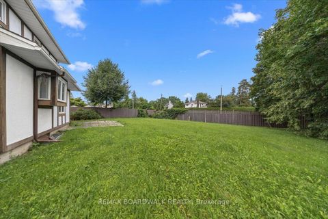 Photo 36 at 42 Pickwick Drive, Nepean (Cedargrove/Fraserdale), Ottawa