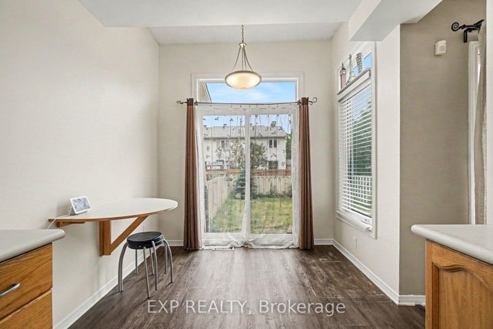 Photo 10 at 11 Longshire Circle, Nepean (Longfields), Ottawa