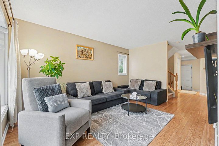 Photo 11 at 11 Longshire Circle, Nepean (Longfields), Ottawa