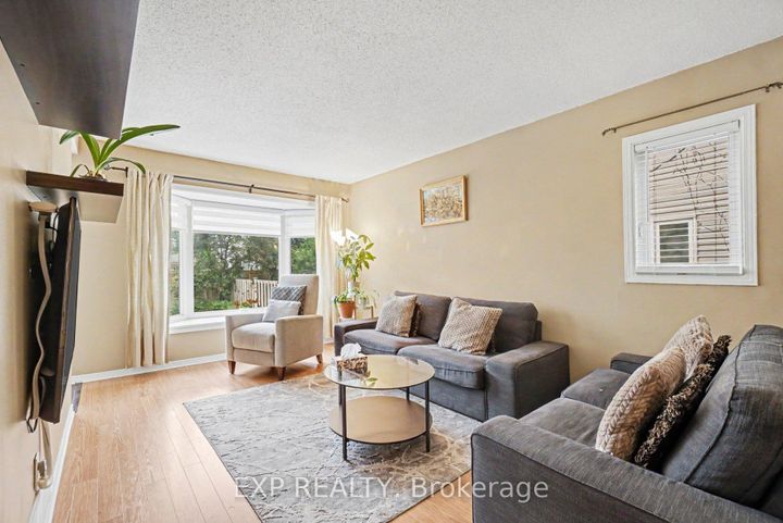 Photo 13 at 11 Longshire Circle, Nepean (Longfields), Ottawa