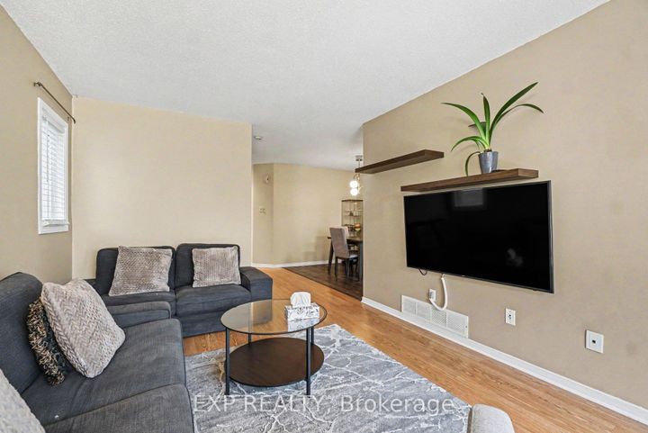 Photo 14 at 11 Longshire Circle, Nepean (Longfields), Ottawa
