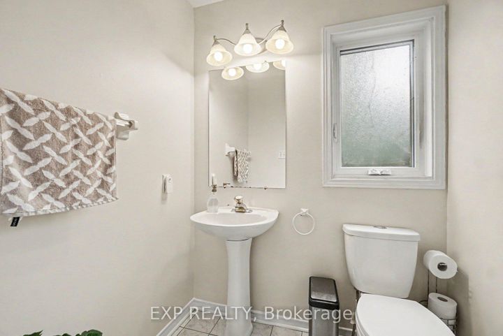 Photo 15 at 11 Longshire Circle, Nepean (Longfields), Ottawa