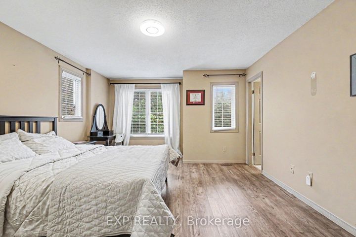 Photo 17 at 11 Longshire Circle, Nepean (Longfields), Ottawa