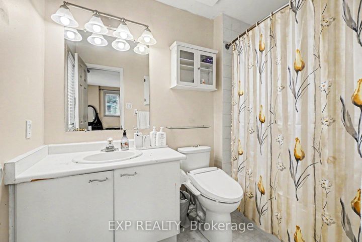 Photo 19 at 11 Longshire Circle, Nepean (Longfields), Ottawa