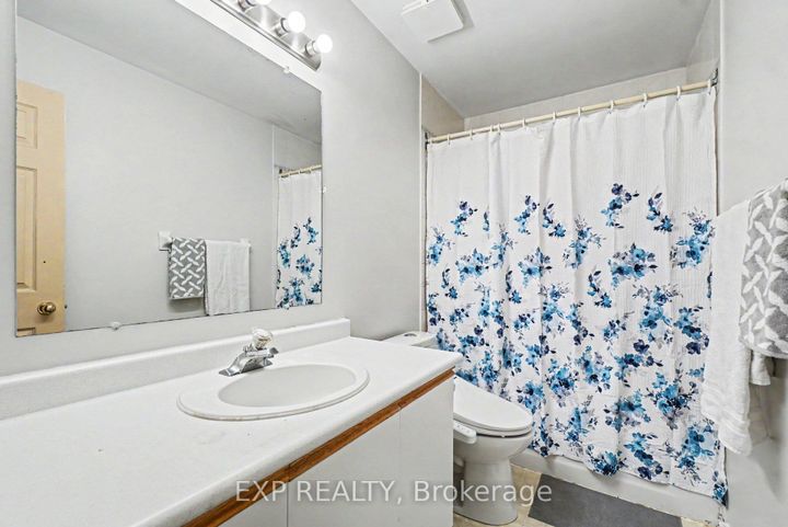 Photo 24 at 11 Longshire Circle, Nepean (Longfields), Ottawa